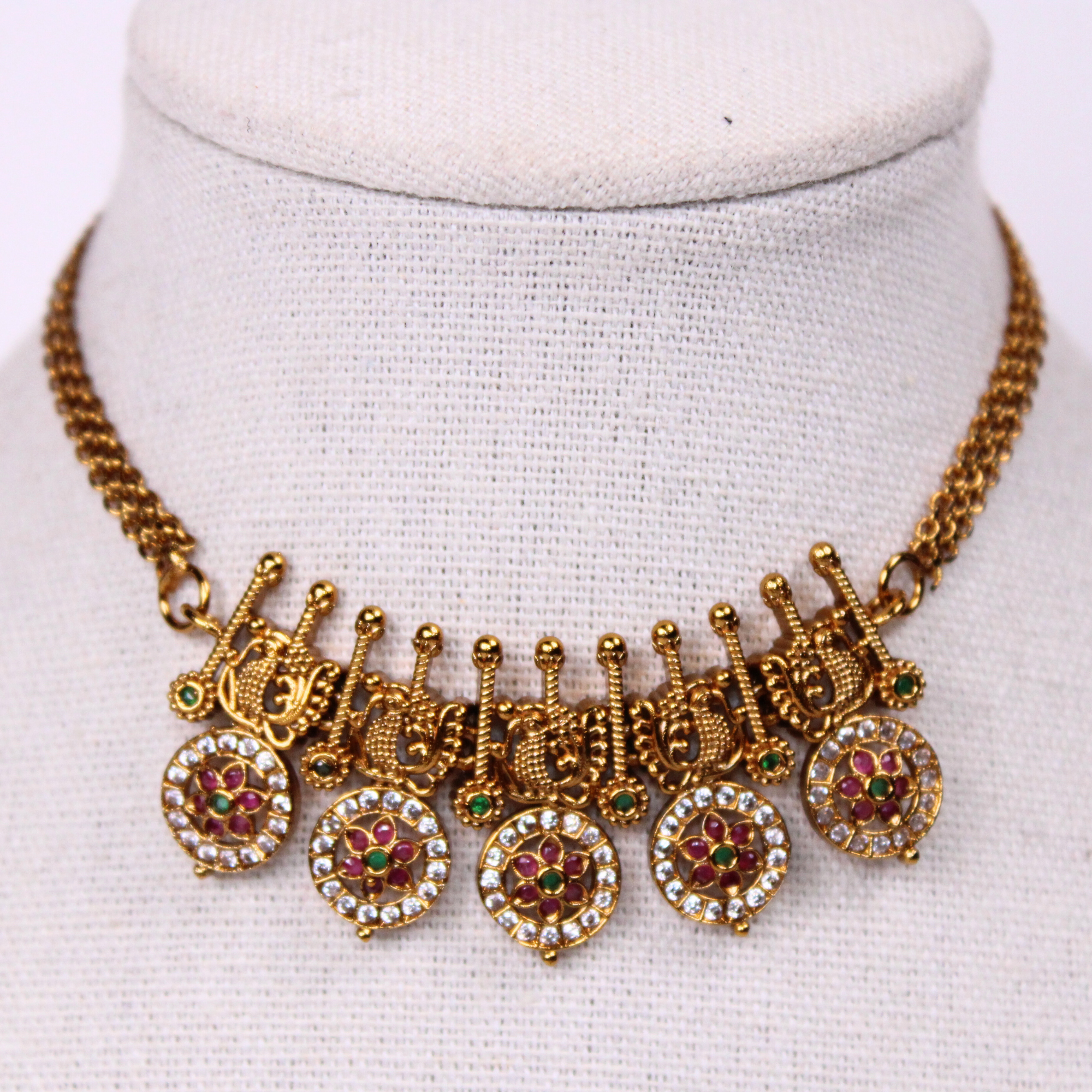 Sparkling Teardrop Motif Stone Choker and Earrings Set