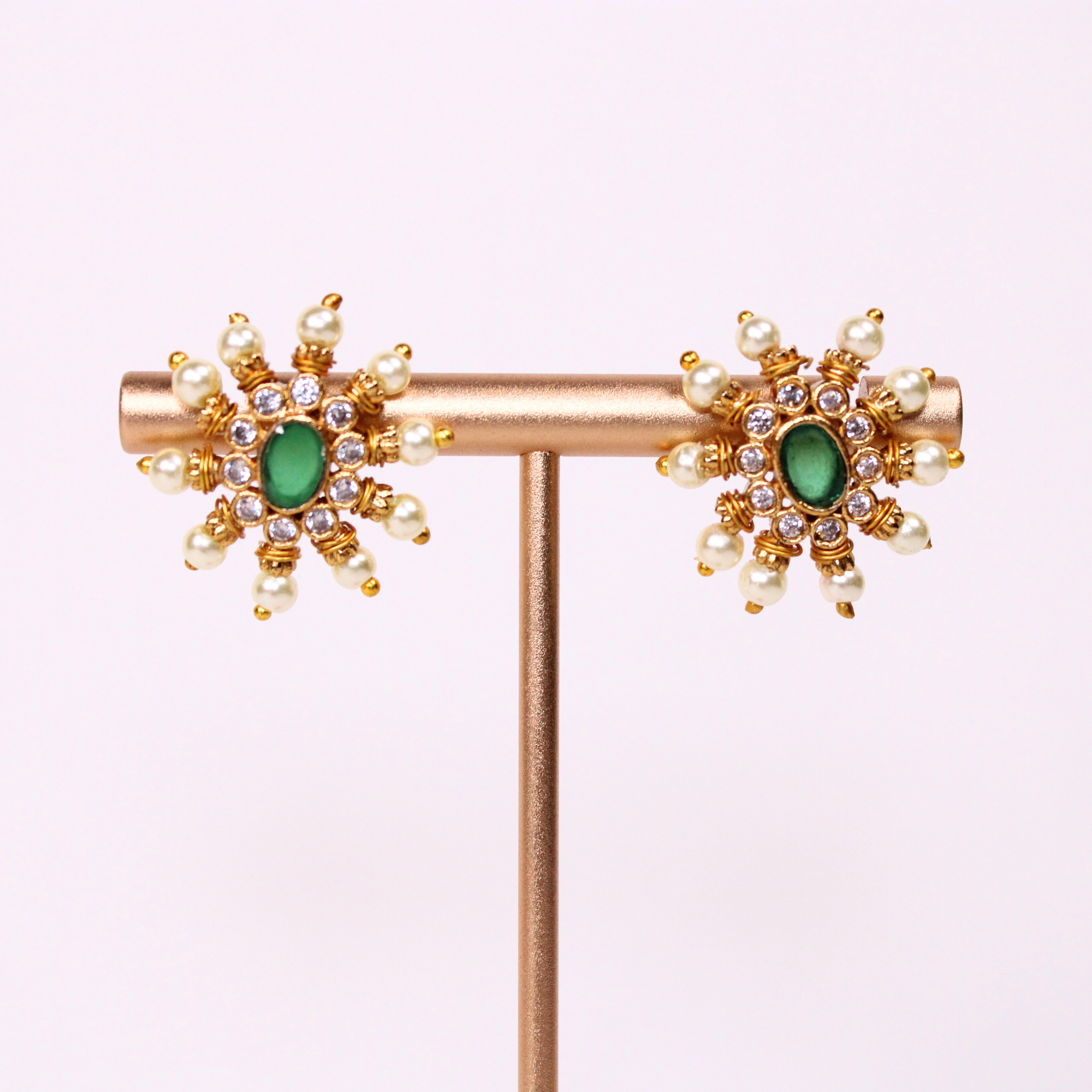 Sun-Burst Pearl & Kemp Choker with Floral Studs