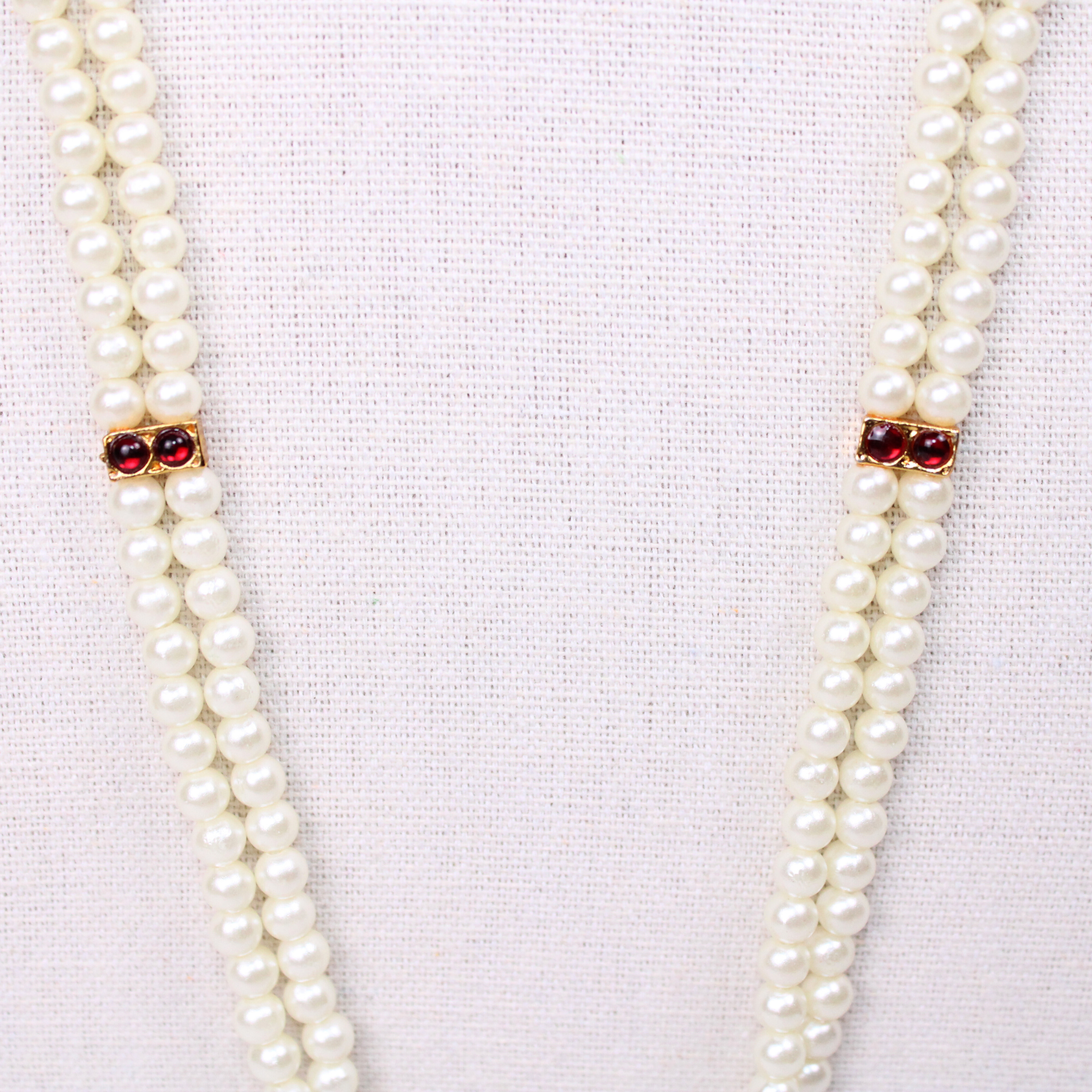 Geometric Red Stone Pearl Temple Aram