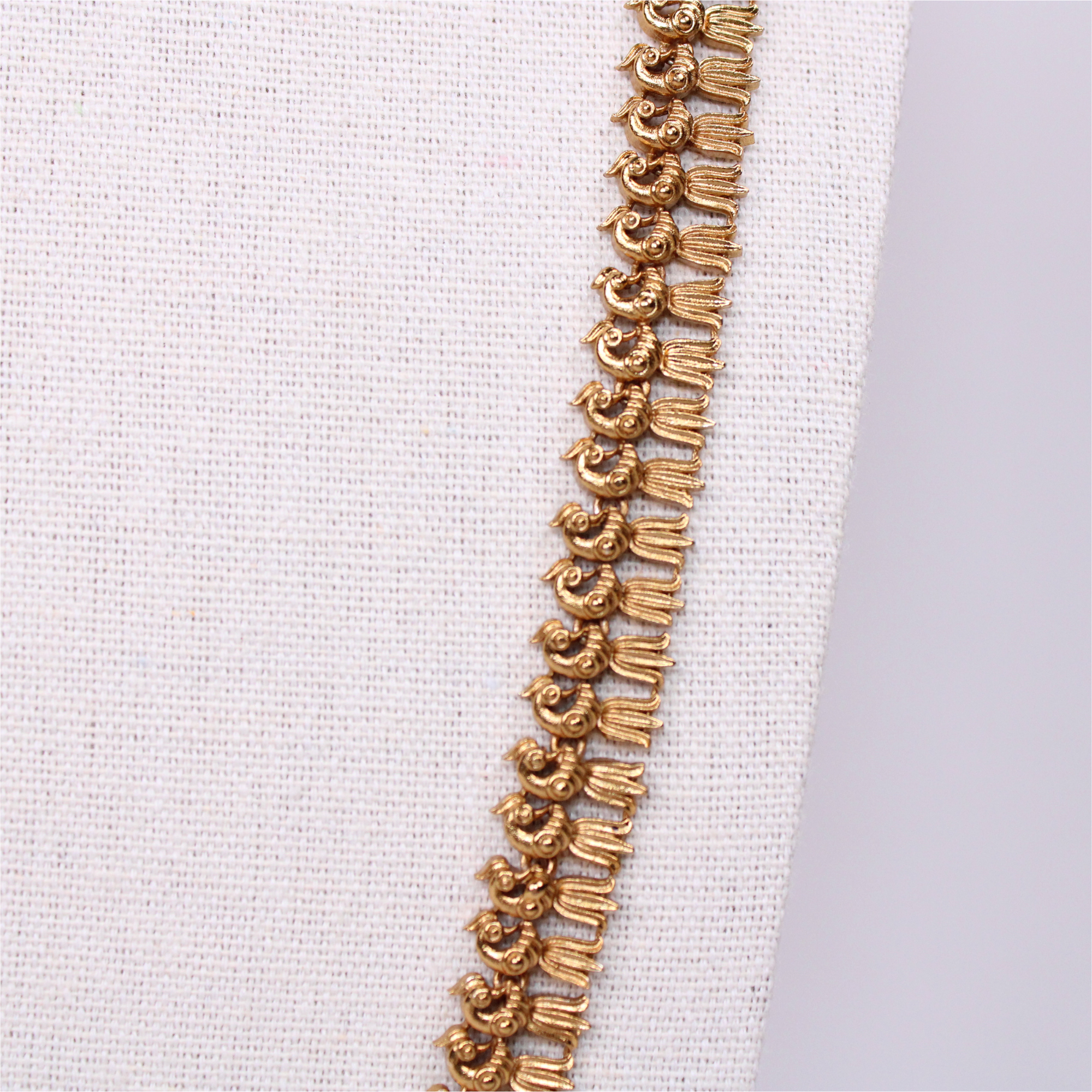 Bird Motif Temple Aram Set with Earrings