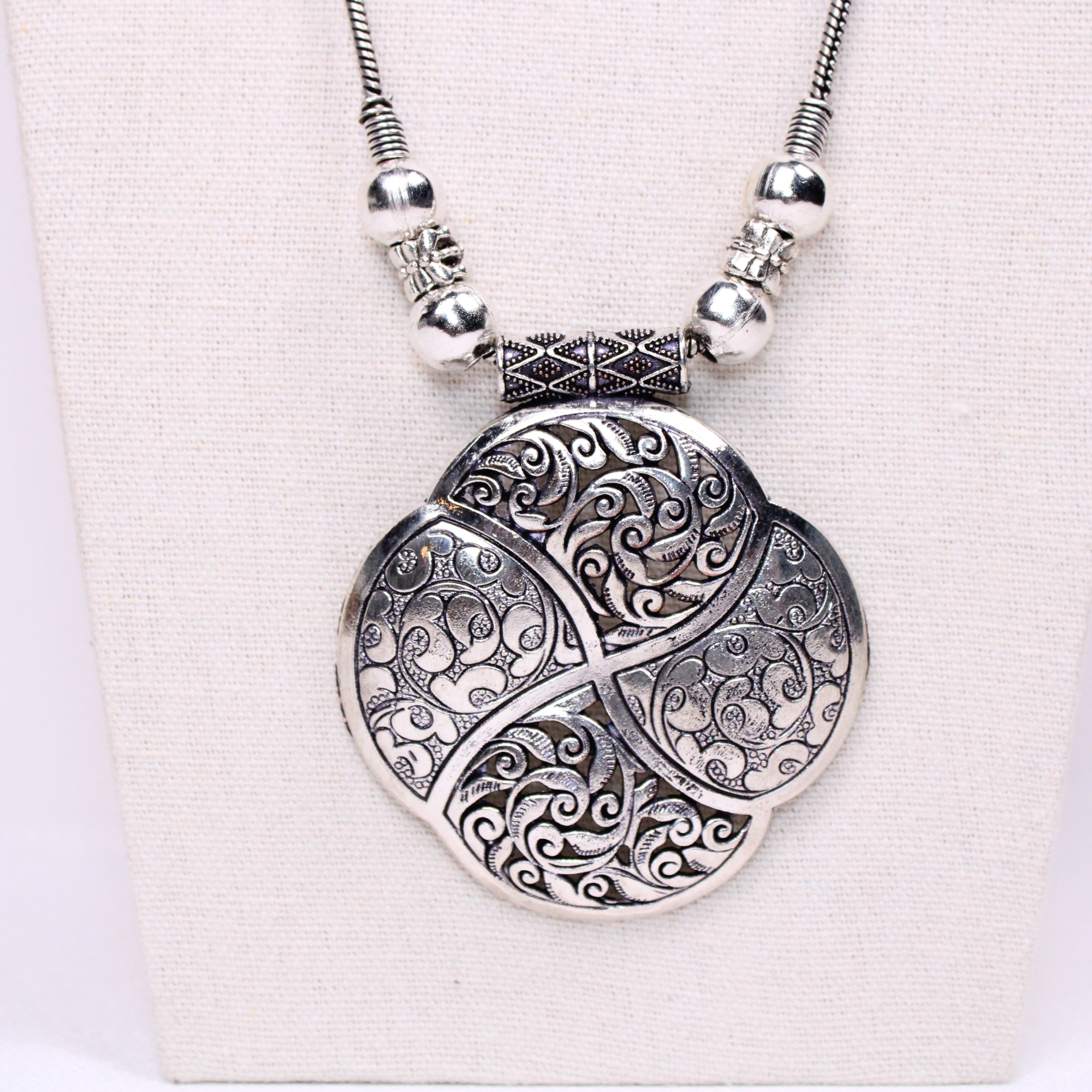 Heritage Swirl Motif Aram