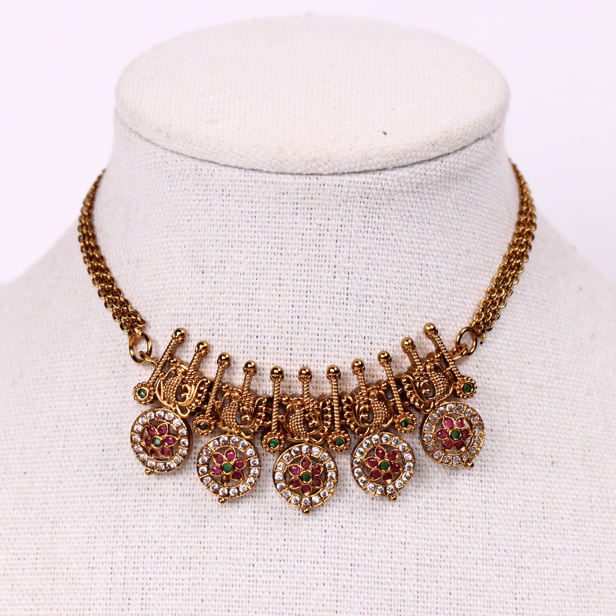 Sparkling Teardrop Motif Stone Choker and Earrings Set