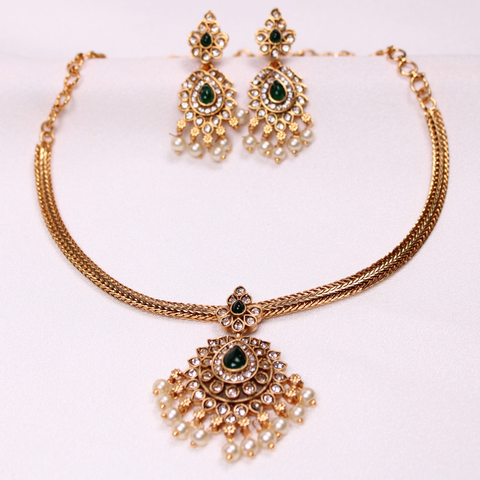 Green-Color Teardrop Pendant Necklace Set with Earrings