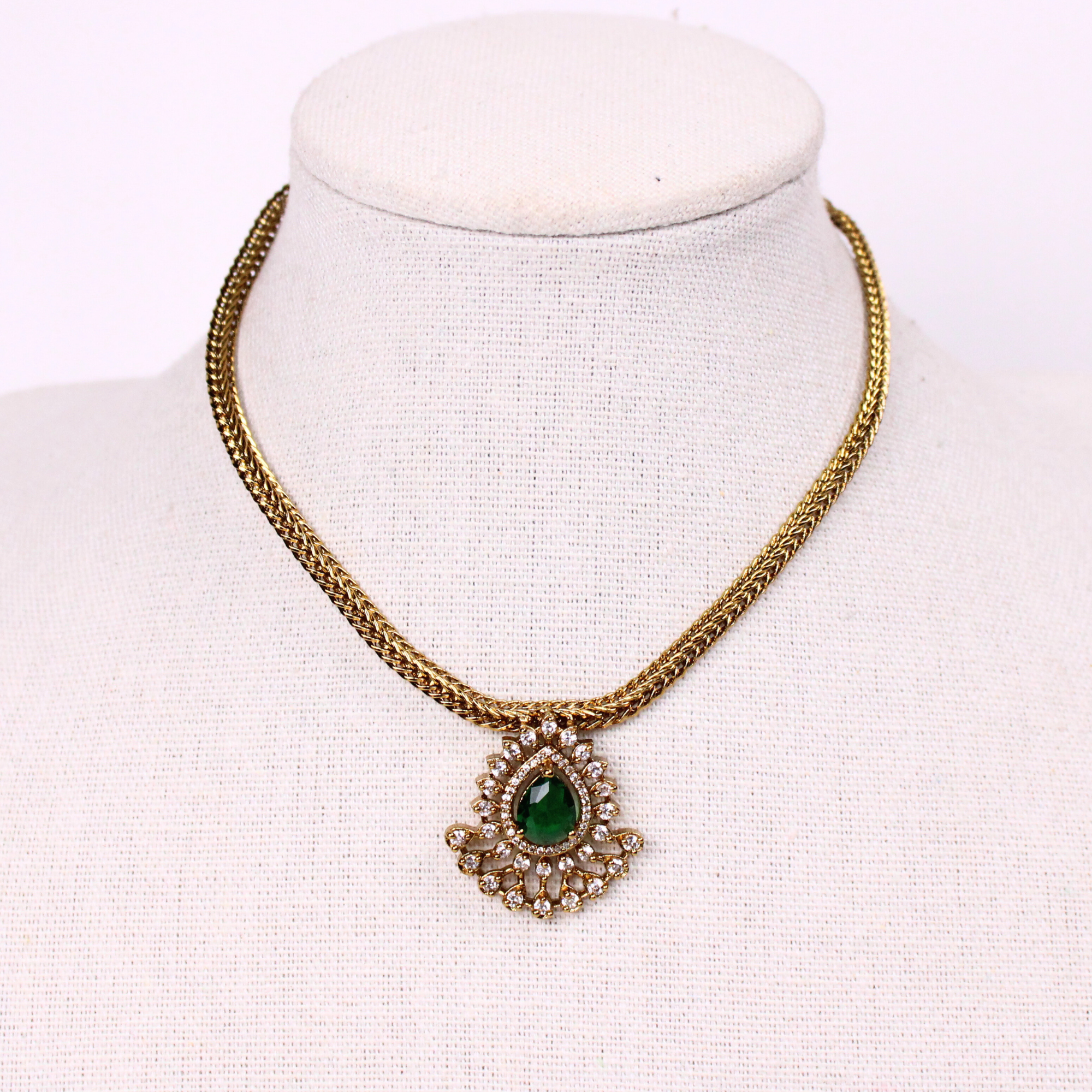 Emerald Green Stone Floral Pendant Necklace and Earring Set
