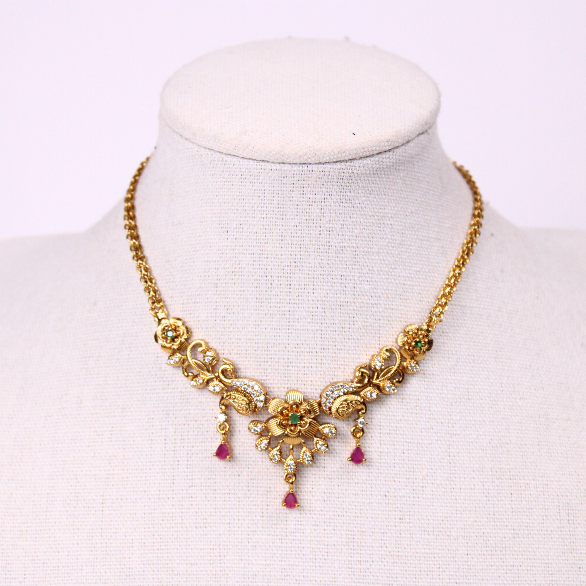 Floral Manga Motif Necklace Set with Earrings