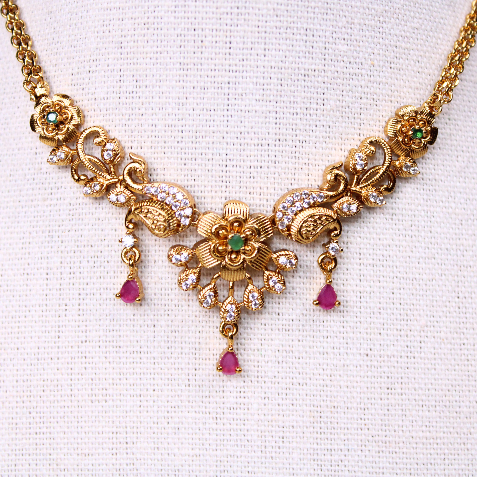 Floral Manga Motif Necklace Set with Earrings