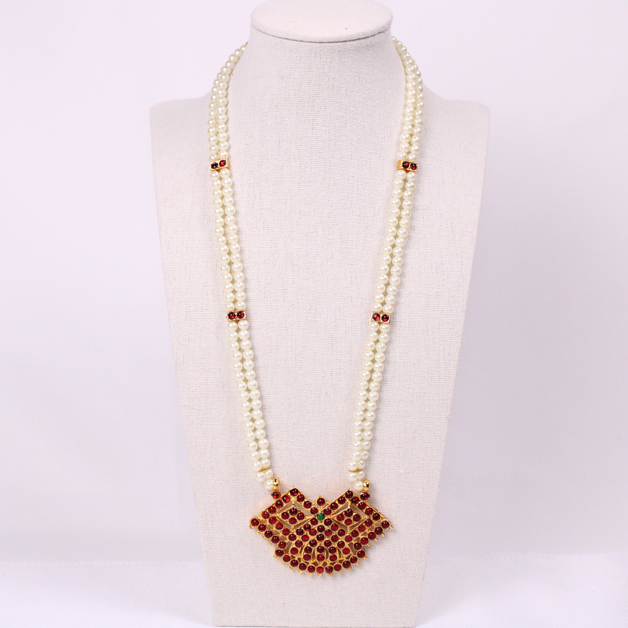 Geometric Red Stone Pearl Temple Aram