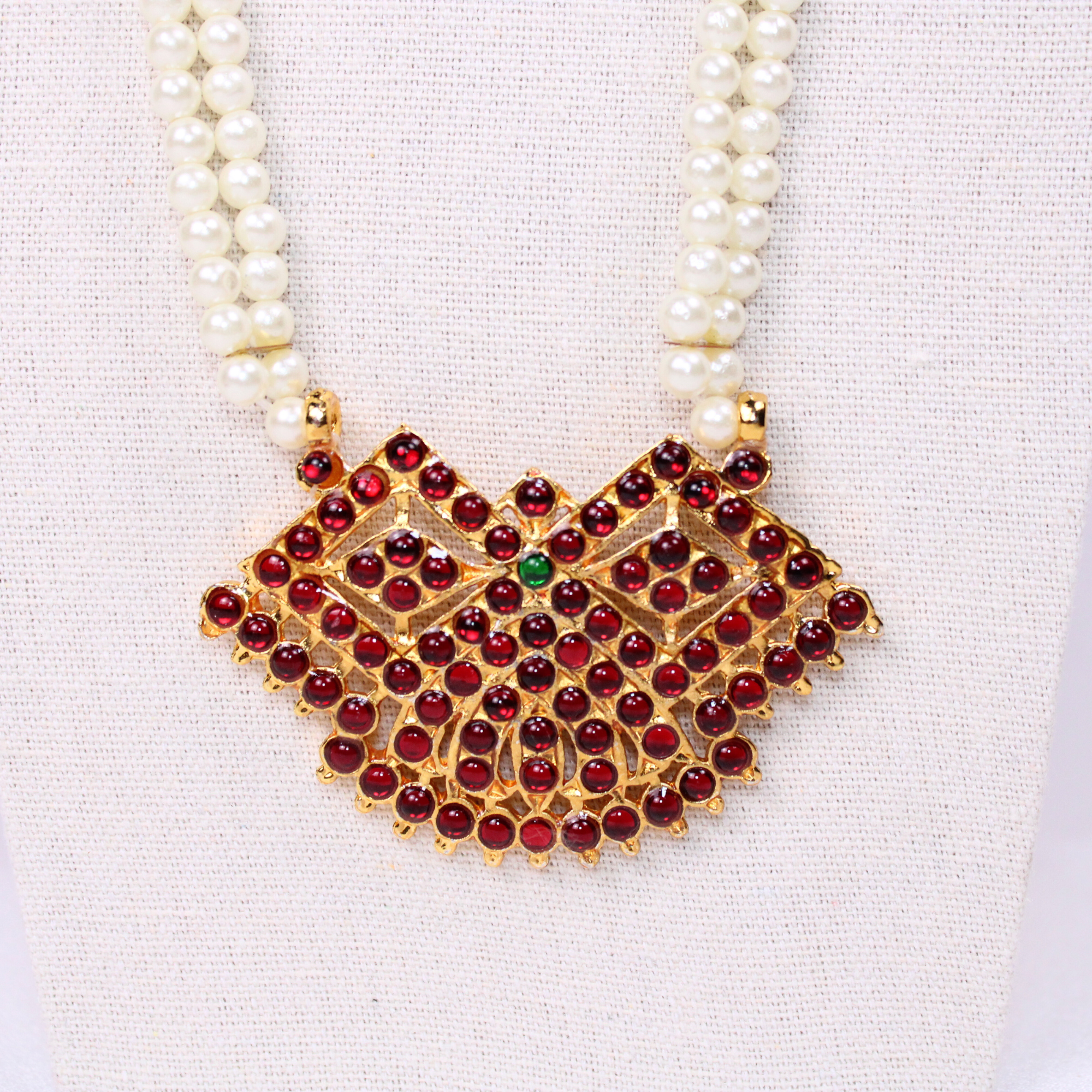 Geometric Red Stone Pearl Temple Aram