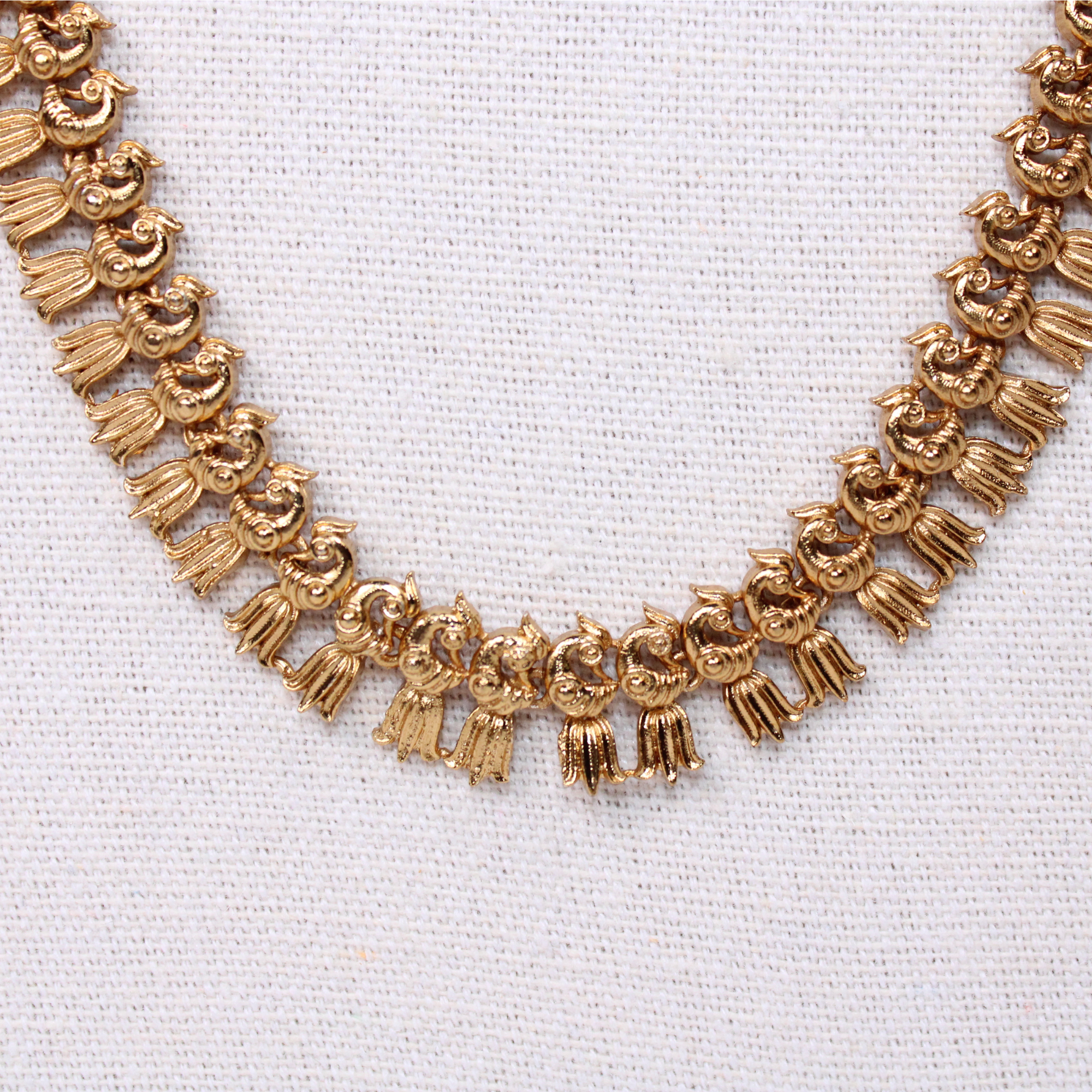 Bird Motif Temple Aram Set with Earrings